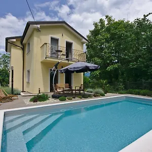 https://holiday-house-with-pool.primorje-gorskikotar.com