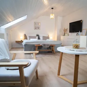 Apartment Charmantes Mit Balkon, Mindelheim
